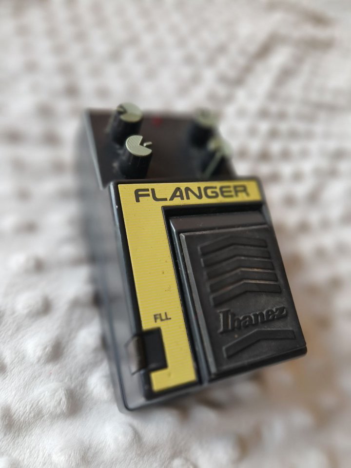 Pedal IBANEZ FLL Flanger, años 80