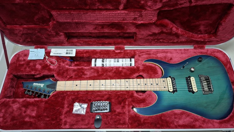 Ibanez Prestige RG652AHMFX-NGB Seymour Duncan y CTS, Made in Japan de segunda mano · Foto 1 de 10 · Madrid · 995 €