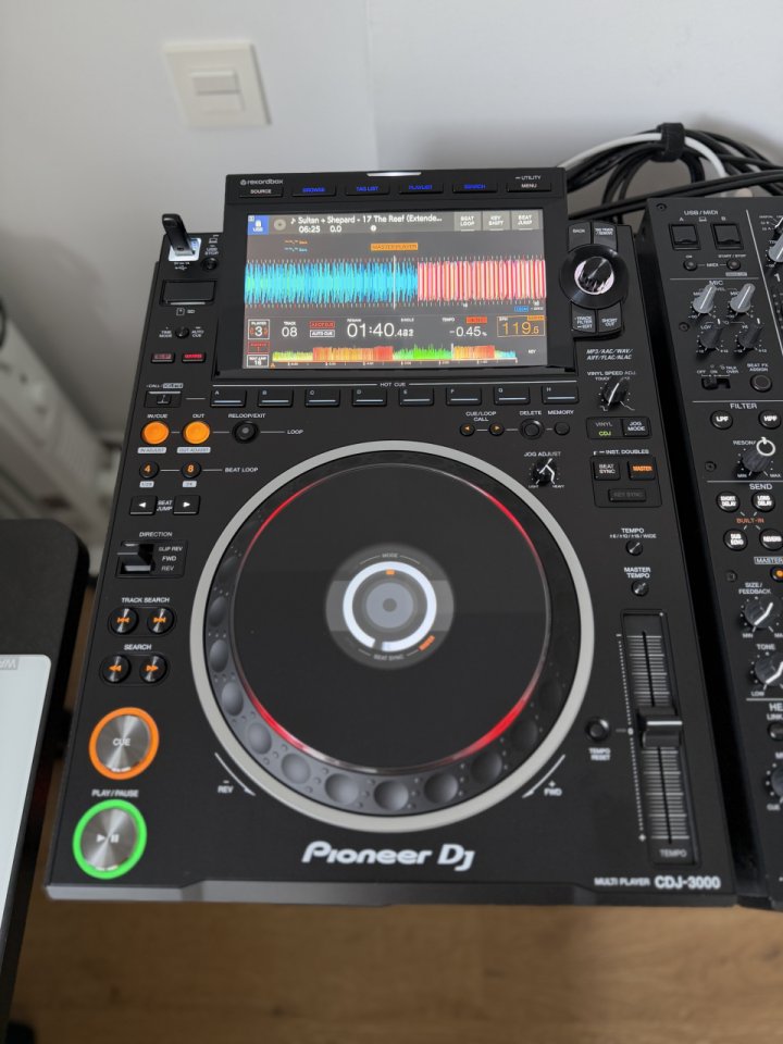 Pack: 2x Pioneer CDJ-3000 + DJM-V10 LF + Decksavers (Estado Impecable) de segunda mano · Foto 3 de 8 · La Rioja · 7200 €