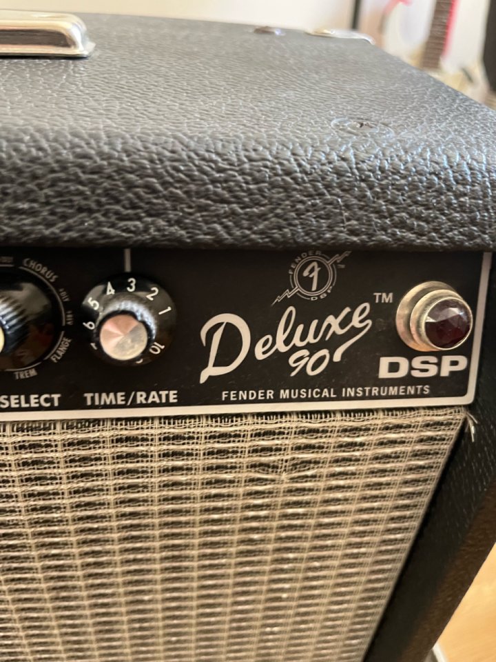 Fender deluxe 90 de segunda mano · Foto 2 de 5 · Barcelona · 50 €