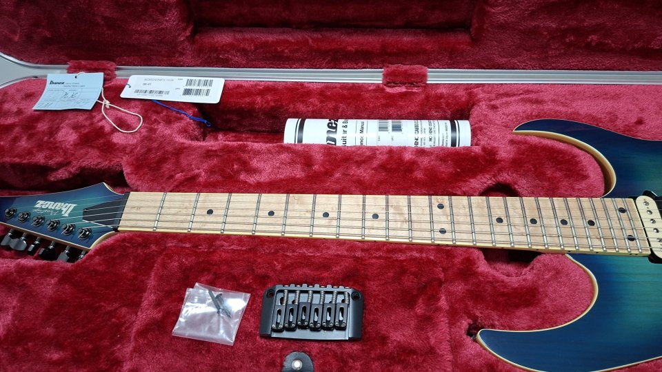 Ibanez Prestige RG652AHMFX-NGB Seymour Duncan y CTS, Made in Japan de segunda mano · Foto 3 de 10 · Madrid · 995 €