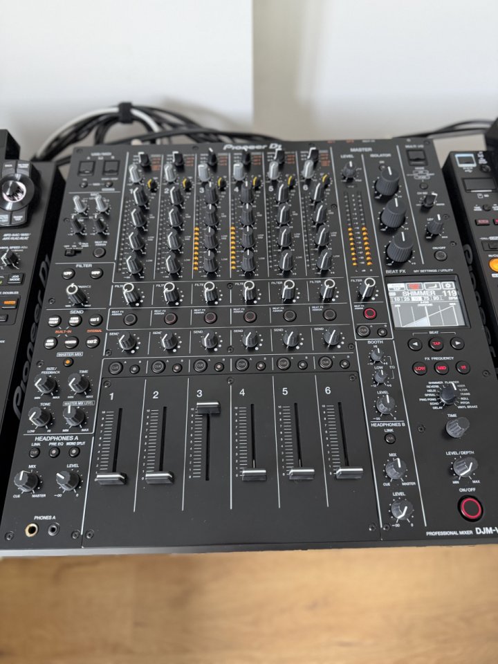 Pack: 2x Pioneer CDJ-3000 + DJM-V10 LF + Decksavers (Estado Impecable) de segunda mano · Foto 4 de 8 · La Rioja · 7200 €