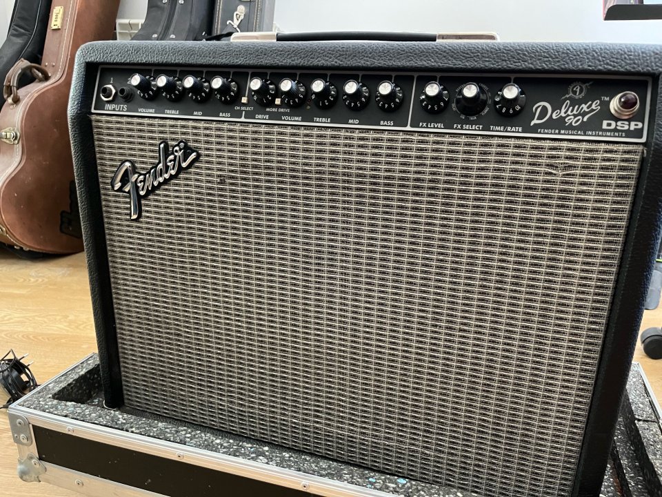 Fender deluxe 90 de segunda mano · Foto 3 de 5 · Barcelona · 50 €
