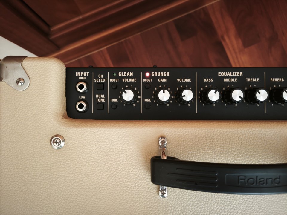 Amplificador Roland Blues Cube Stage de segunda mano · Foto 5 de 8 · Málaga · 500 €