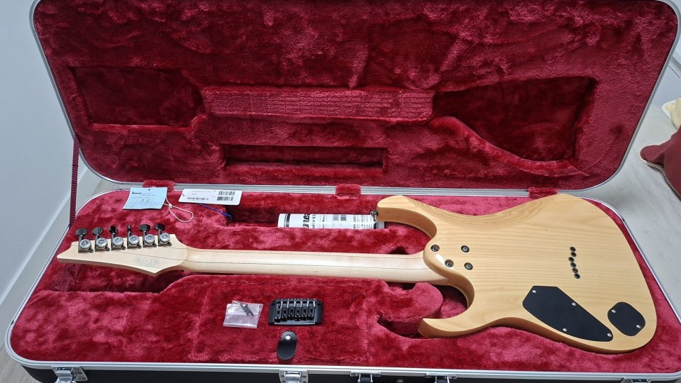 Ibanez Prestige RG652AHMFX-NGB Seymour Duncan y CTS, Made in Japan de segunda mano · Foto 5 de 10 · Madrid · 995 €