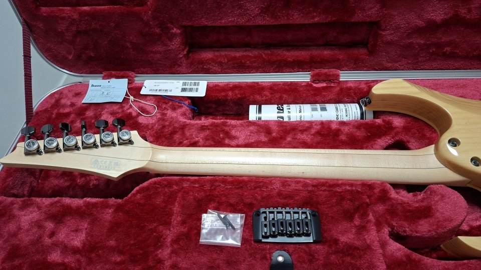 Ibanez Prestige RG652AHMFX-NGB Seymour Duncan y CTS, Made in Japan de segunda mano · Foto 7 de 10 · Madrid · 995 €