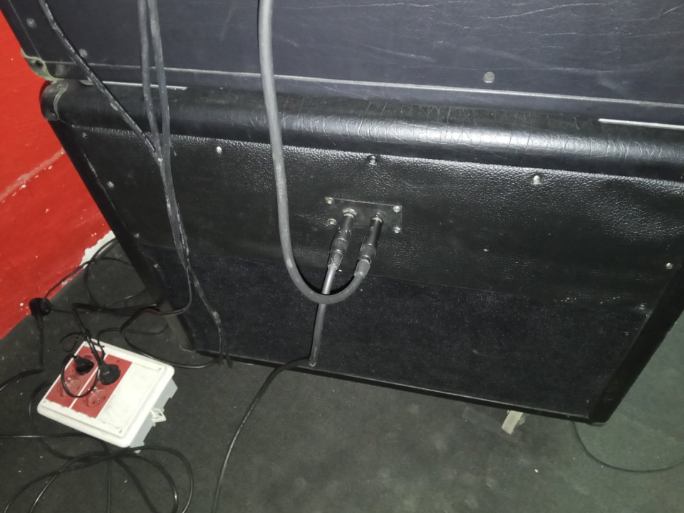 Pantalla mesa boogie de segunda mano · Foto 2 de 4 · Burgos · 300 €