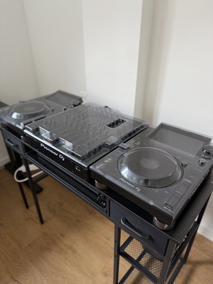 Pack: 2x Pioneer CDJ-3000 + DJM-V10 LF + Decksavers (Estado Impecable) de segunda mano · Foto 8 de 8 · La Rioja · 7200 €