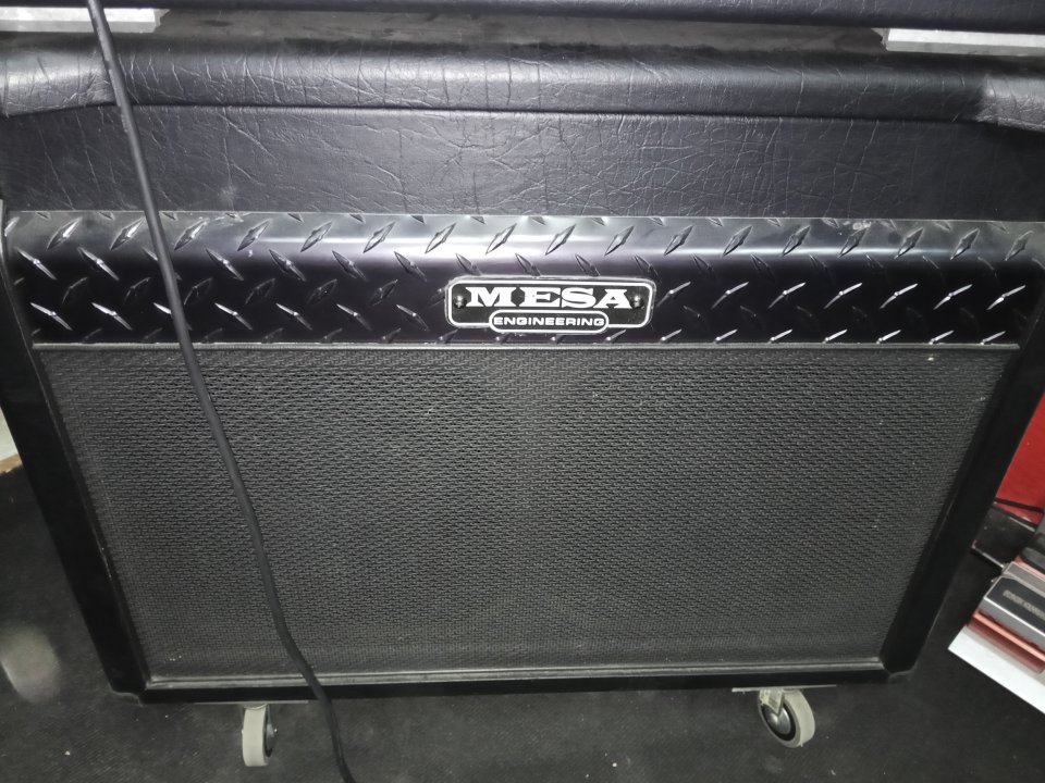 Pantalla mesa boogie de segunda mano · Foto 1 de 4 · Burgos · 300 €