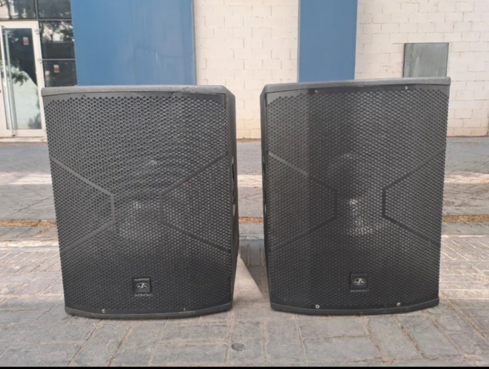 Dos Subgraves Das Vantec 18a Autoamplificados Con Fundas Incluidas
