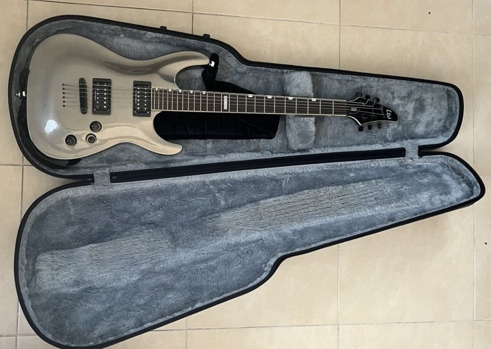 Guitarra barítona LTD HB-300 27" Made in Korea