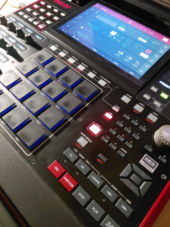 Akai MPC X