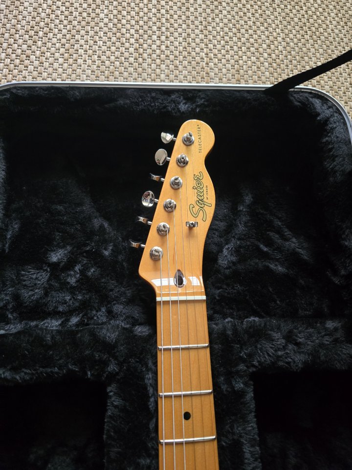 Squier Telecaster Classic Vibe 50s mejorada Lista para directo estuche de segunda mano · Foto 3 de 5 · Valencia · 420 €