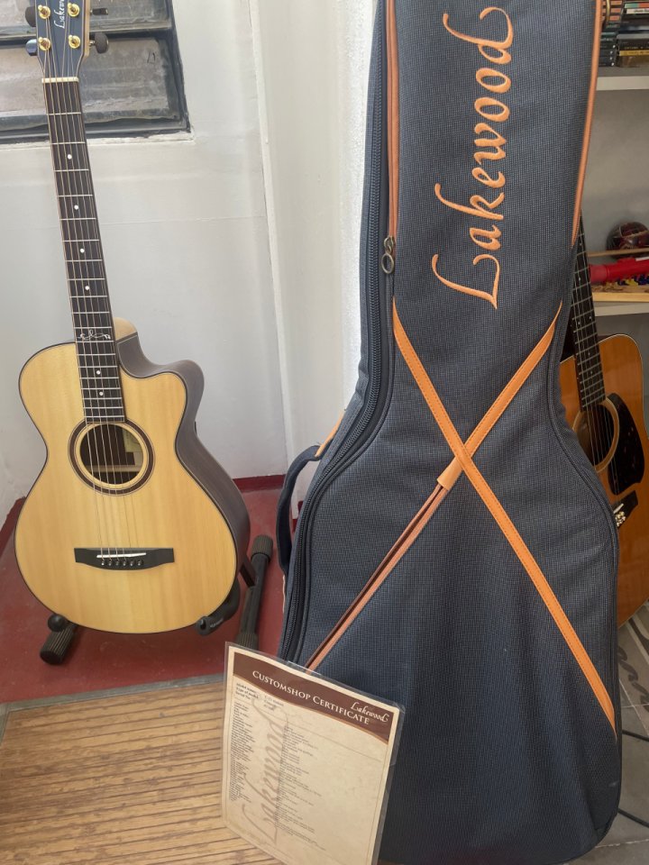 o cambio Acustica Lakewood Custom tamaño Concert OO Parlor