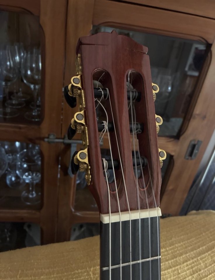 Guitarra flamenca M Romero de segunda mano · Foto 2 de 9 · Sevilla · 1200 €