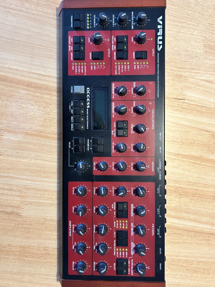 Access Virus – sintetizador profesional: En perfecto estado