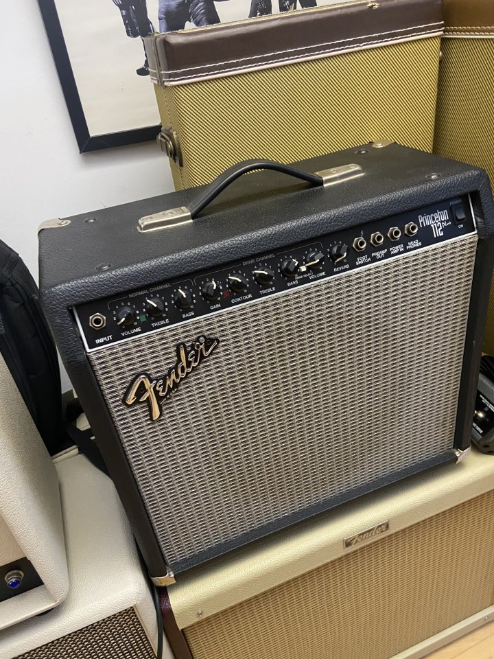 Fender Princeton 112 Plus USA de segunda mano · Foto 2 de 9 · Valencia · 300 €