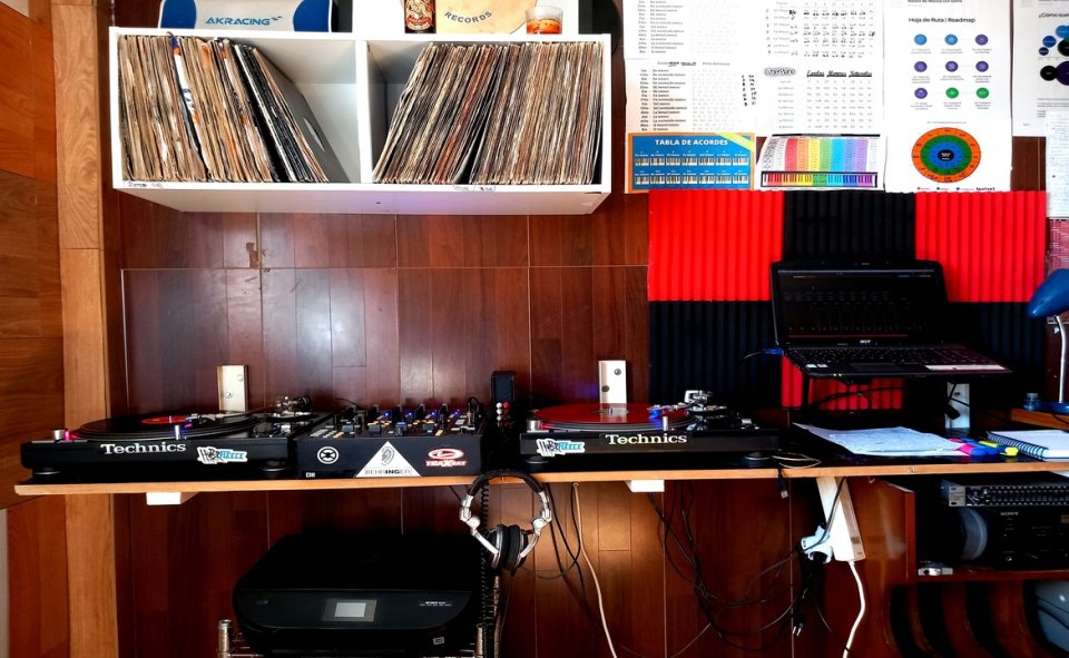 cursos de producción musical y Dj de segunda mano · Foto 5 de 5 · Granada