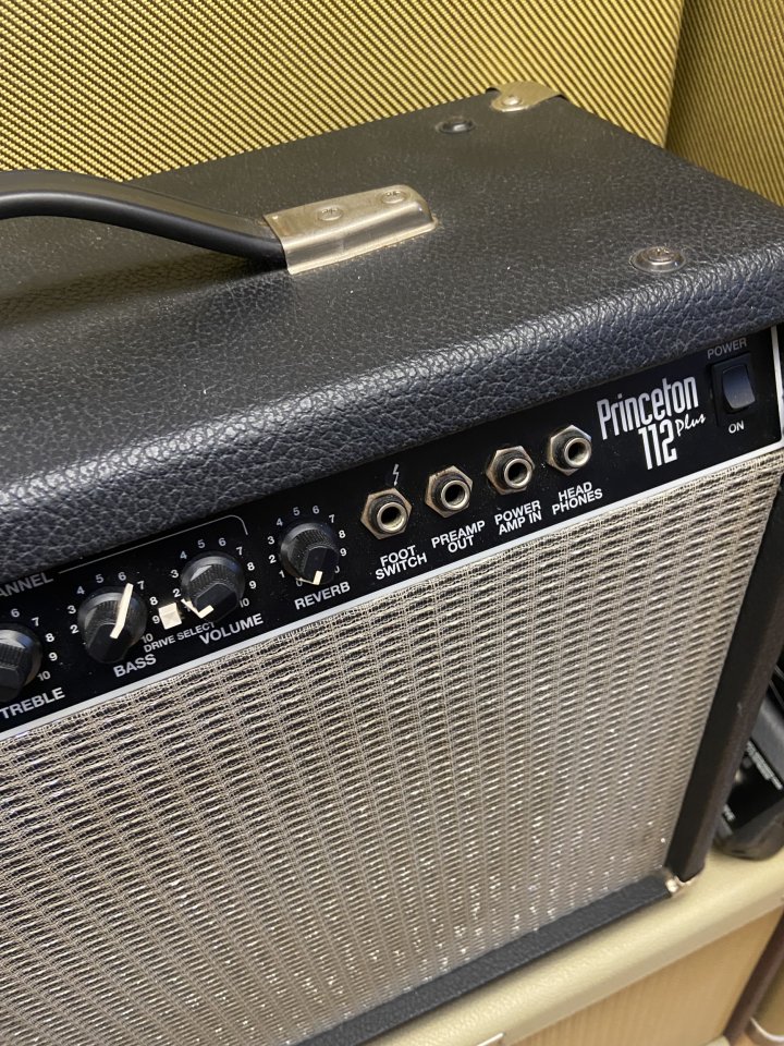 Fender Princeton 112 Plus USA de segunda mano · Foto 4 de 9 · Valencia · 300 €