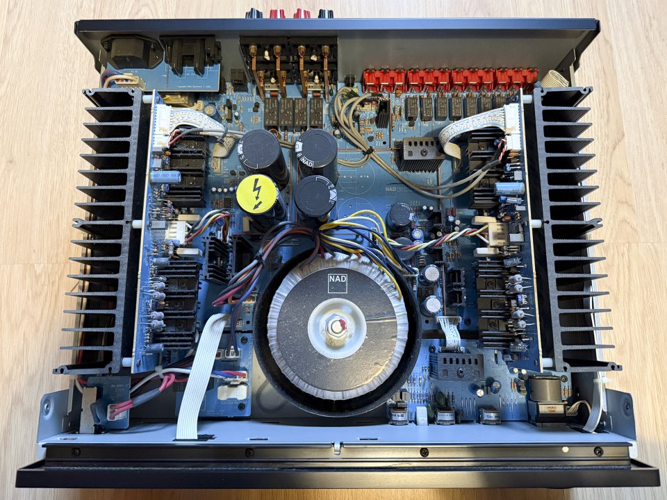 Amplificador NAD C372