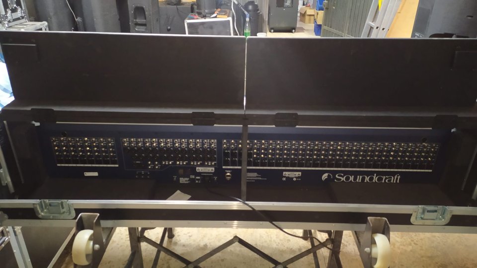 Mesa de sonido Soundcraft MH2