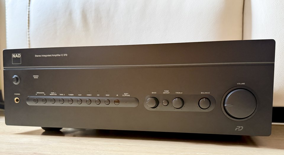 Amplificador NAD C372
