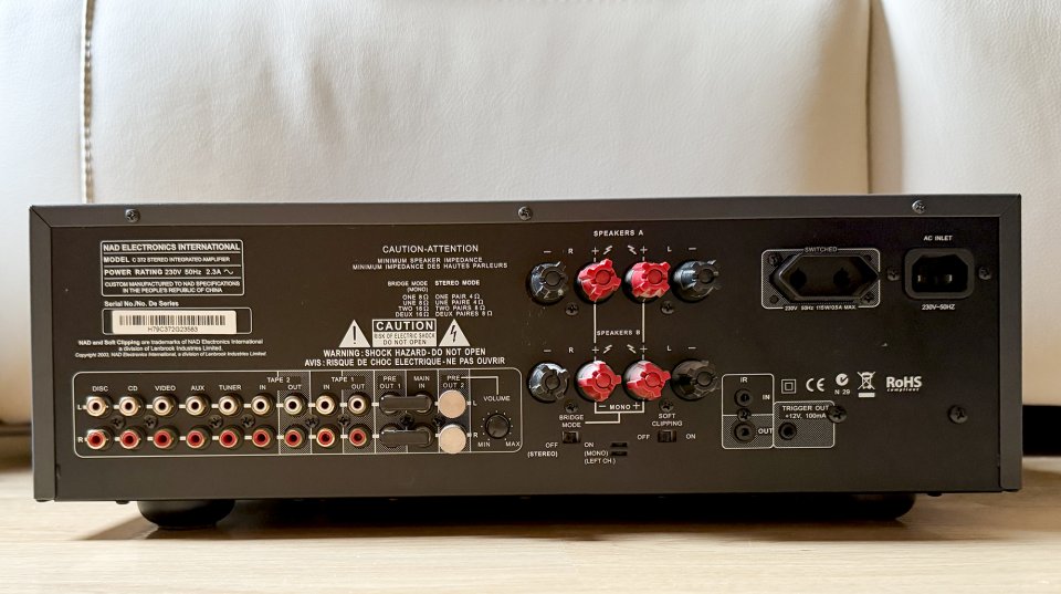 Amplificador NAD C372