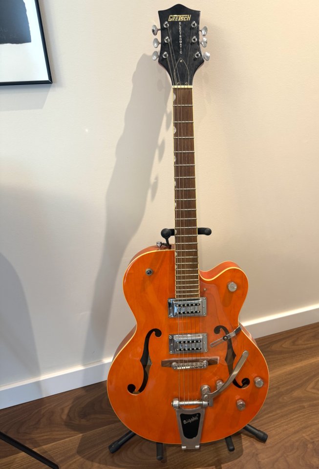 Cambio (o vendo) Gretsch Electromatic G5120 - Bigsby de segunda mano · Foto 1 de 8 · Valencia
