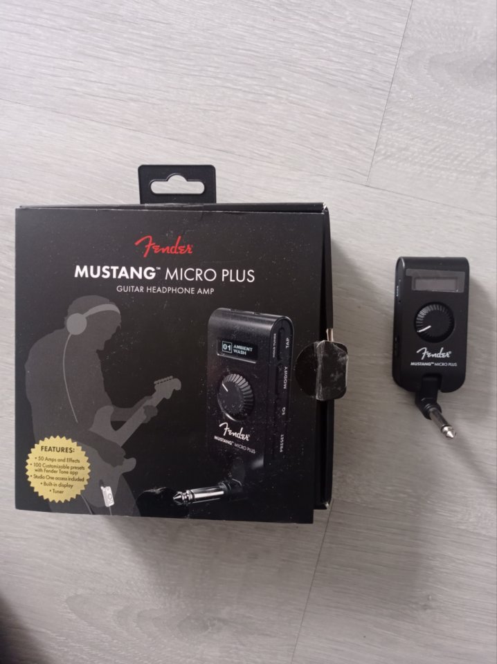 Fender Micro Mustang plus