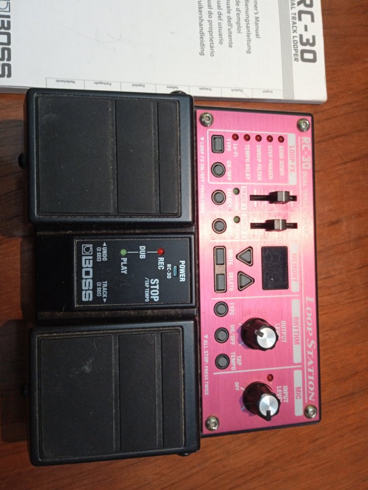 Boss rc30 loop station