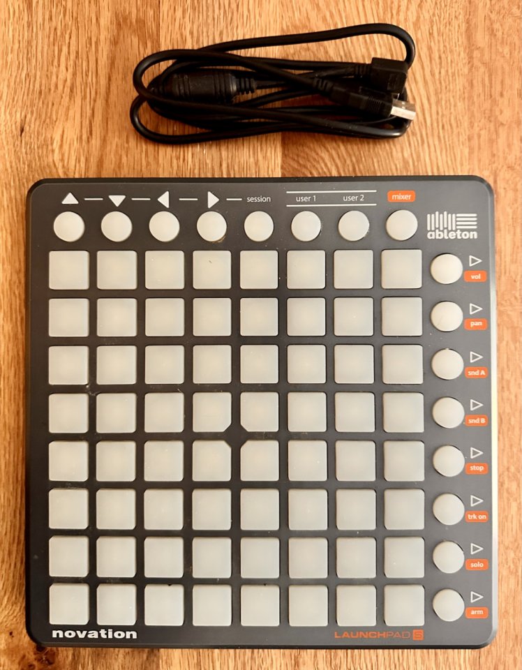 LAUNCHPAD S de segunda mano · Foto 4 de 5 · Madrid · 35 €