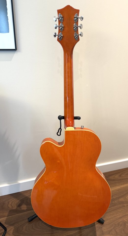 Cambio (o vendo) Gretsch Electromatic G5120 - Bigsby de segunda mano · Foto 2 de 8 · Valencia