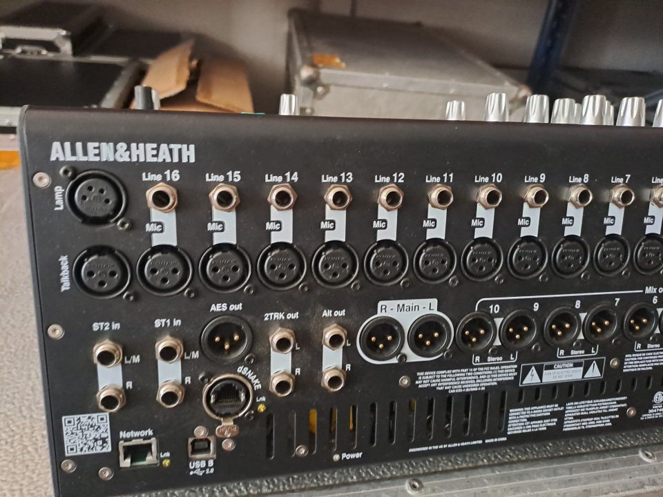 Mesa Digital Allen & Heath Qu 16 Con Tres Usos.