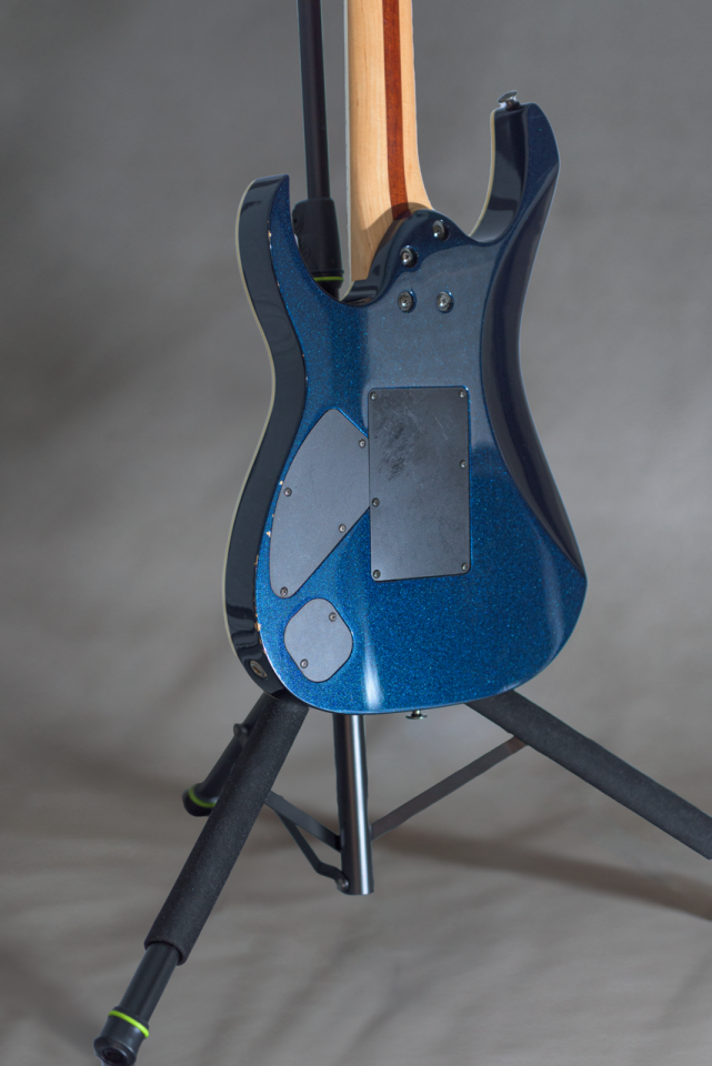 Ibanez MIJ Prestige RG1077XL 27" 7 Cuerdas con Estuche