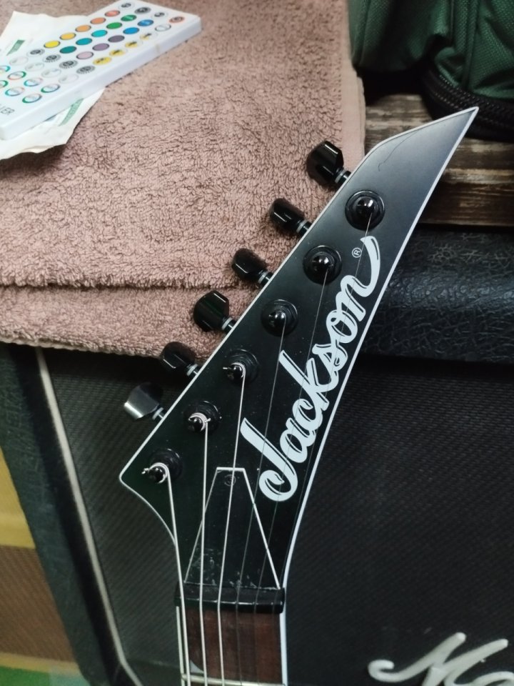 Jackson Soloist X series Baritono