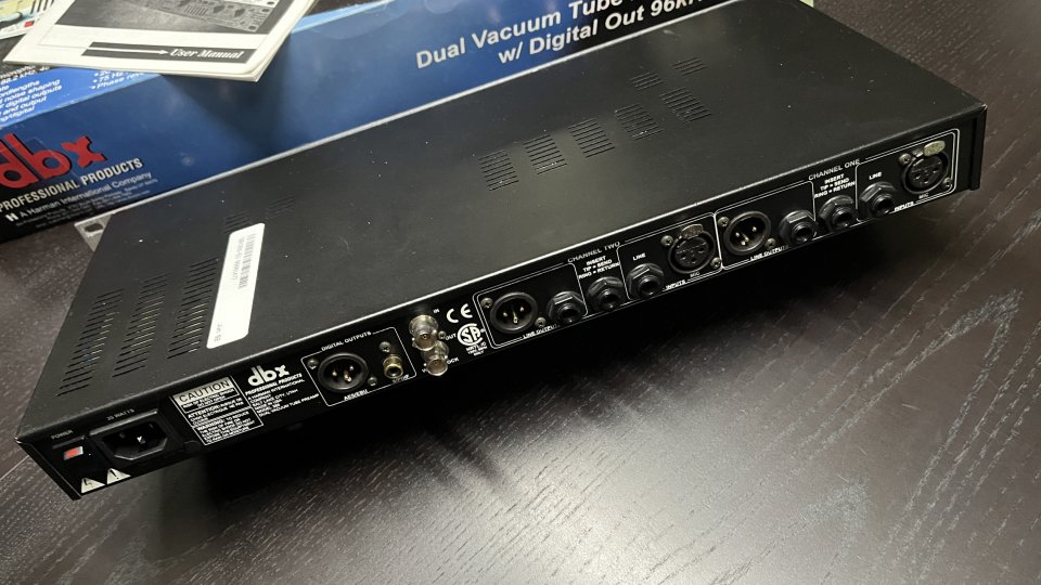 Previo dual a válvulas dbx 386 (leer bién) de segunda mano · Foto 2 de 3 · Girona · 200 €