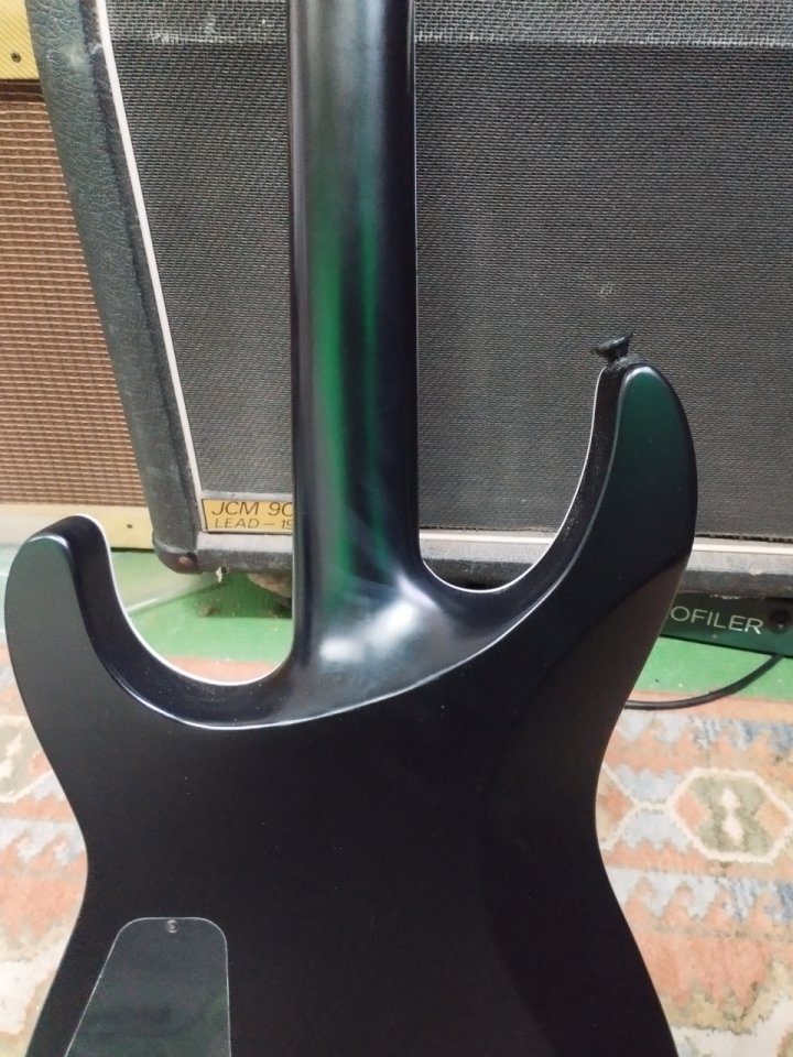 Jackson Soloist X series Baritono