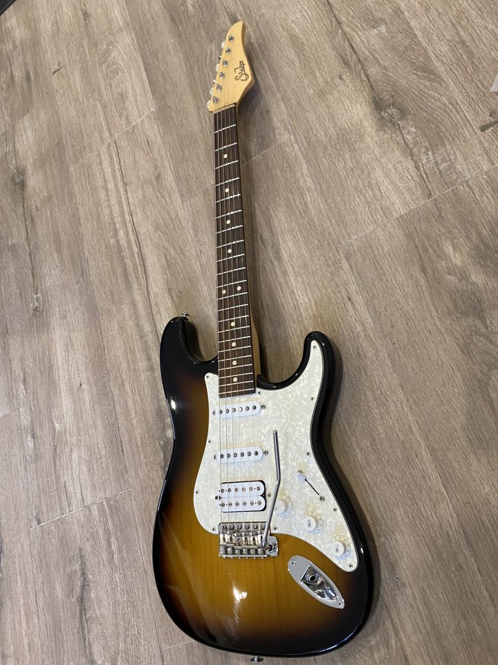Suhr Classic S (por PRS SAS, Luke, Fender Am Pro …)  o 2350 euros