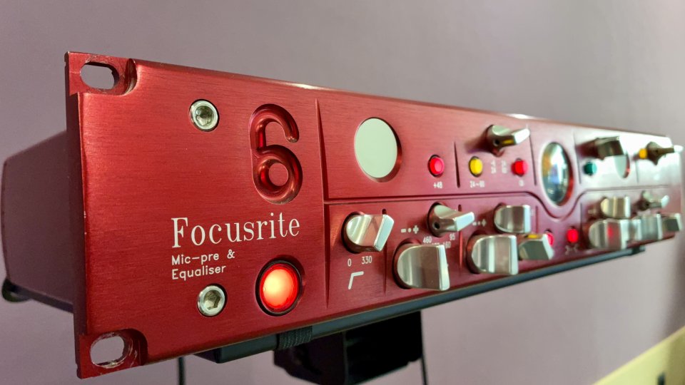 Focusrite Red 6 - Previo + EQ.