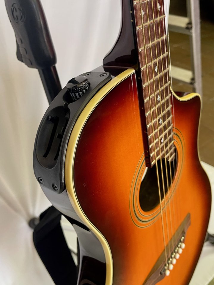 Line 6 Variax Acoustic 700 - Sunburst de segunda mano · Foto 4 de 10 · Barcelona · 800 €