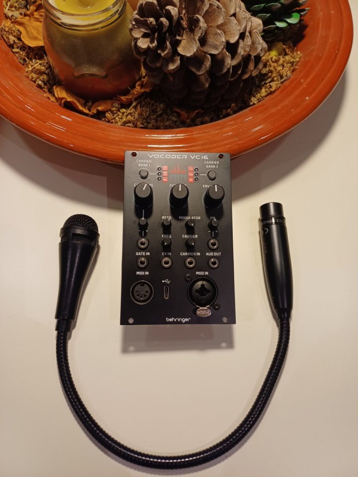 Behringer Vocoder VC16 + Micro