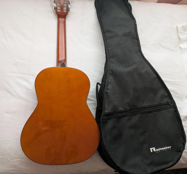 Guitarra Clásica Jose Torres Cadete NL + Funda Rochester de segunda mano · Foto 3 de 3 · Madrid · 150 €