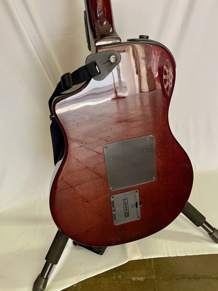 Line 6 Variax Acoustic 700 - Sunburst de segunda mano · Foto 5 de 10 · Barcelona · 800 €