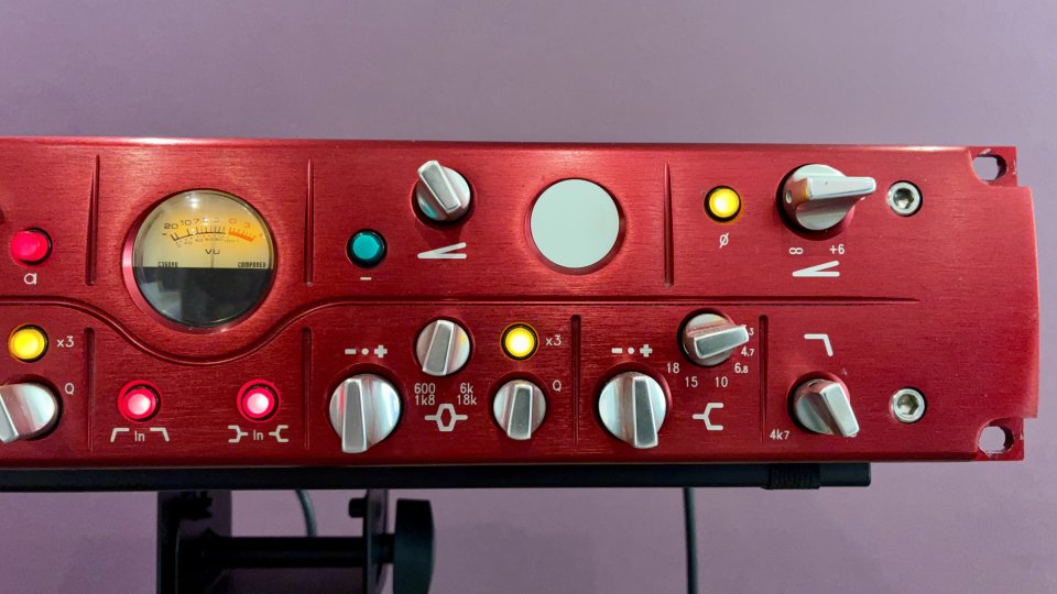 Focusrite Red 6 - Previo + EQ.