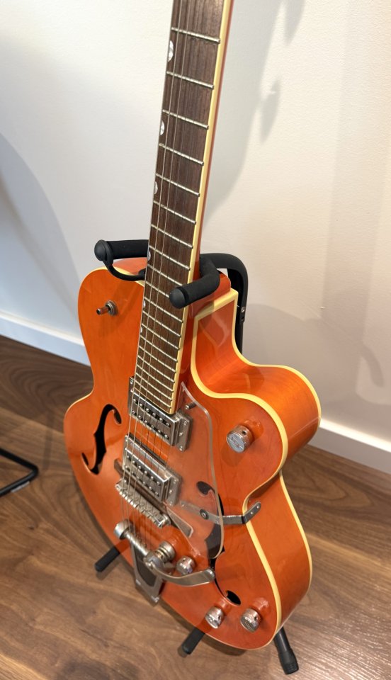 Cambio (o vendo) Gretsch Electromatic G5120 - Bigsby de segunda mano · Foto 7 de 8 · Valencia