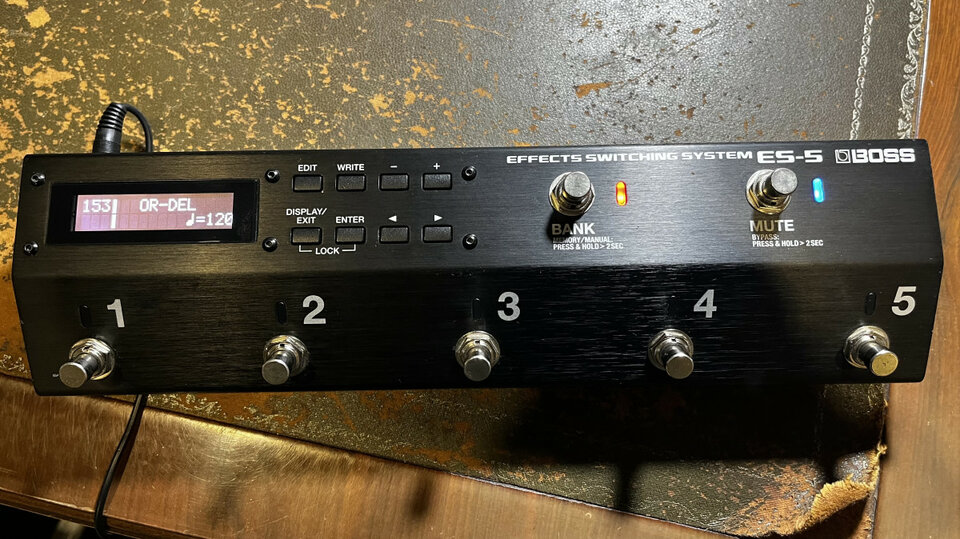 Boss ES-5, controladora de efectos