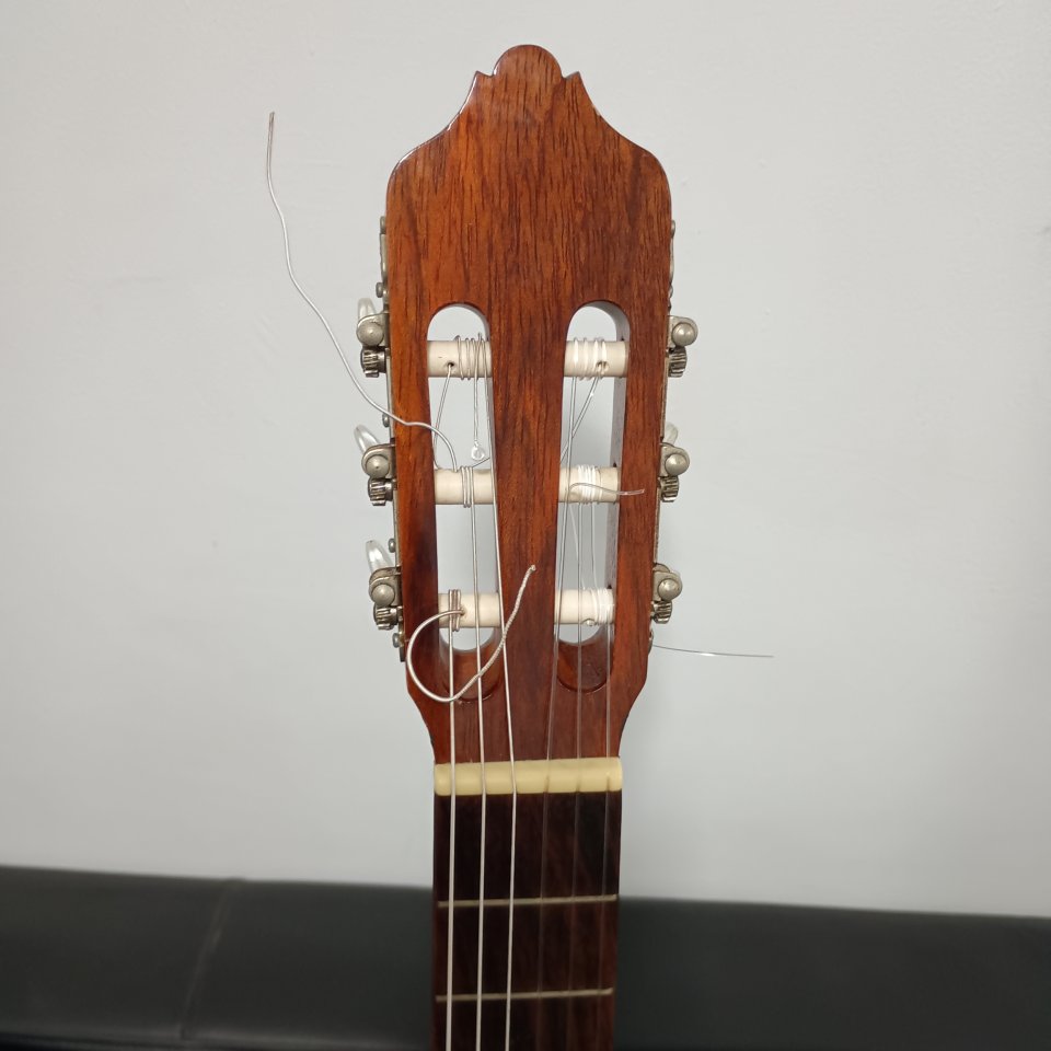 Guitarra Artesana Azahar de segunda mano · Foto 8 de 8 · Málaga · 100 €