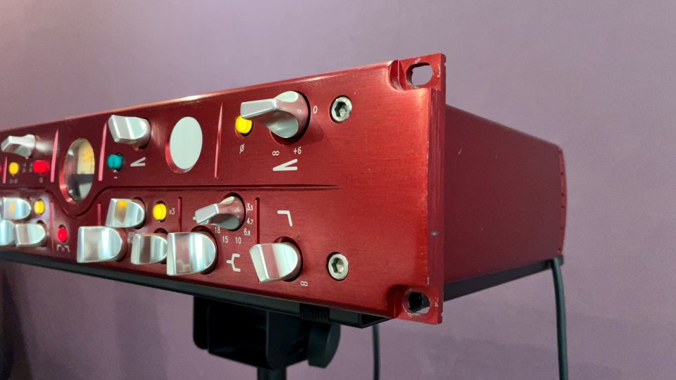 Focusrite Red 6 - Previo + EQ.