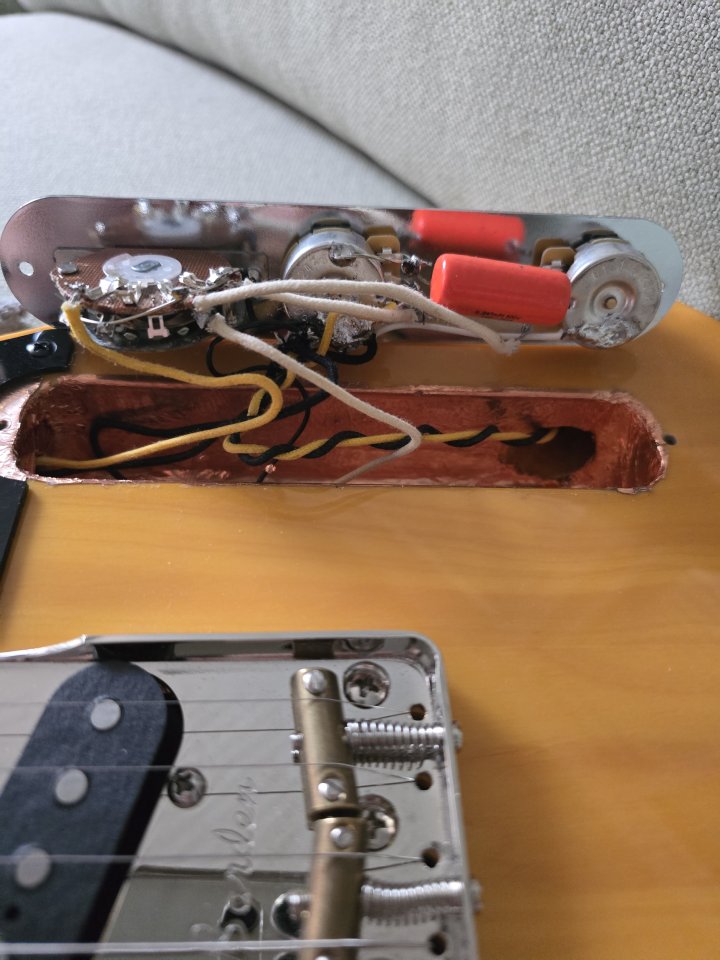 Squier Telecaster Classic Vibe 50s mejorada Lista para directo estuche de segunda mano · Foto 5 de 5 · Valencia · 420 €