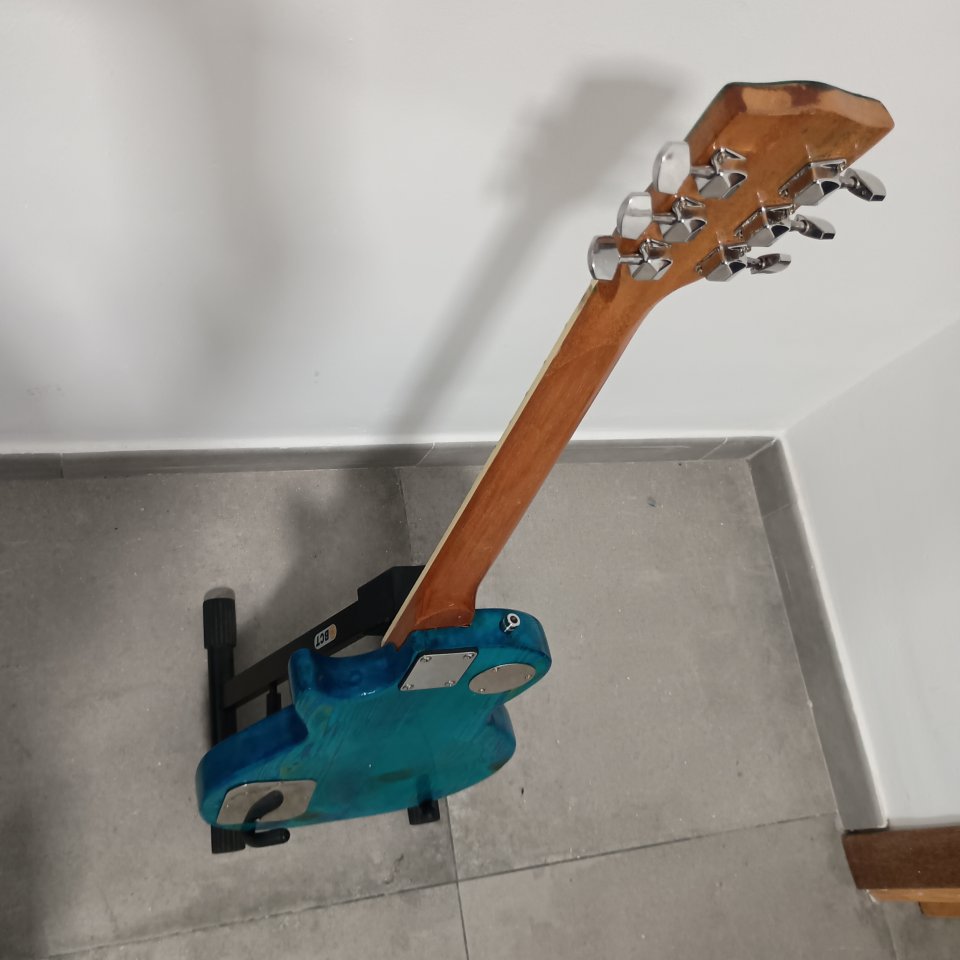 Guitarra eléctrica tipo les Paul de segunda mano · Foto 5 de 6 · Málaga · 120 €